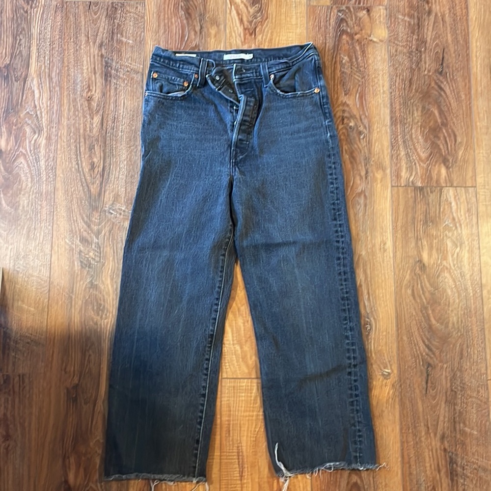 Levi’s Black ribcage straight from Aritzia - Picture 5 of 5